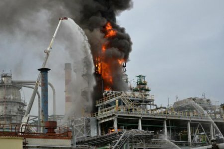 На нефтеперерабатывающем заводе в Саратове произошел пожар