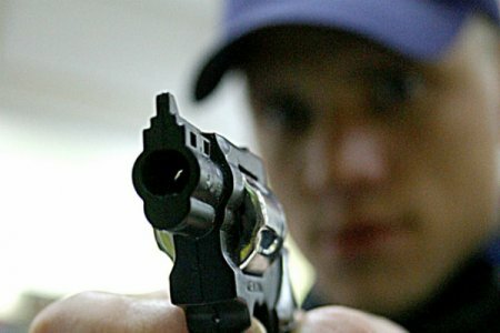 В Свердловской области подросток ранил из пневматики учительницу