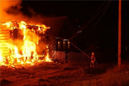 При пожаре минувшей ночью в Хакассии погибли пять человек, в том числе двое ...