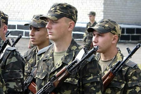 На Украину может возвратиться срочная военная служба
