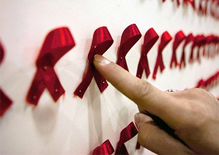 Учёные впервые смогли удалить ВИЧ из человеческих клеток