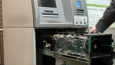 В Башкирии похитили 2,6 миллионов рублей из банкомата