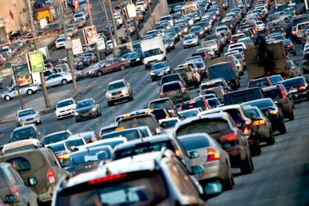 В Москве заработал СМС-сервис для общения водителей на дороге