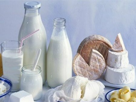 Россия с понедельника прекращает ввозить молоко с Украины