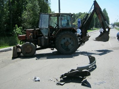 В Иркутске столкнулись Газель пассажирская и экскаватор, пострадали 7 челов ...