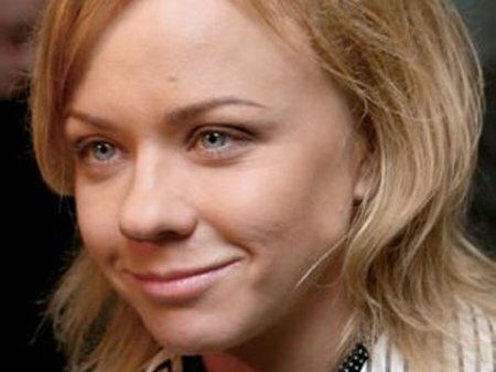Бывшая солистка группы "Лицей" Лена Перова отравилась психотропными препаратами