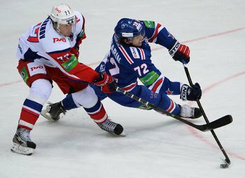 Хоккеисты СКА проиграли Локомотиву 2-3