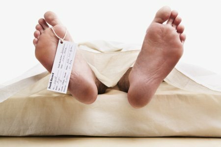 В московскую больницу подкинули тело мужчины с огнестрельными ранами