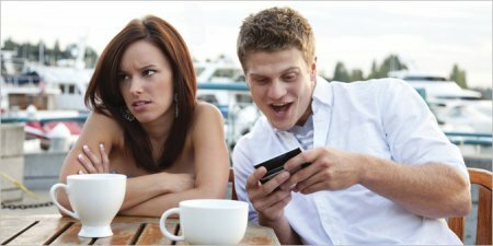 Ученые предлагают писать на смартфонах о их влиянии на психику человека