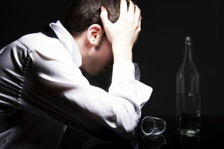 Эксперты: Большая часть молодых сотрудников имеет проблемы с алкоголем
